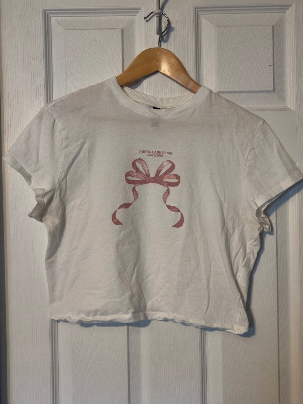 H&M 1989 bow graphic baby tee (great gift for Swifties!)